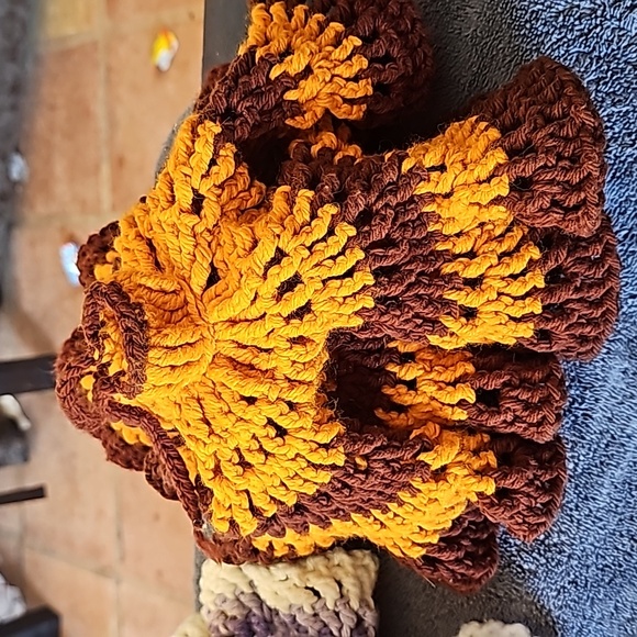 Hand knitted doll display dresses pair - Picture 4 of 4